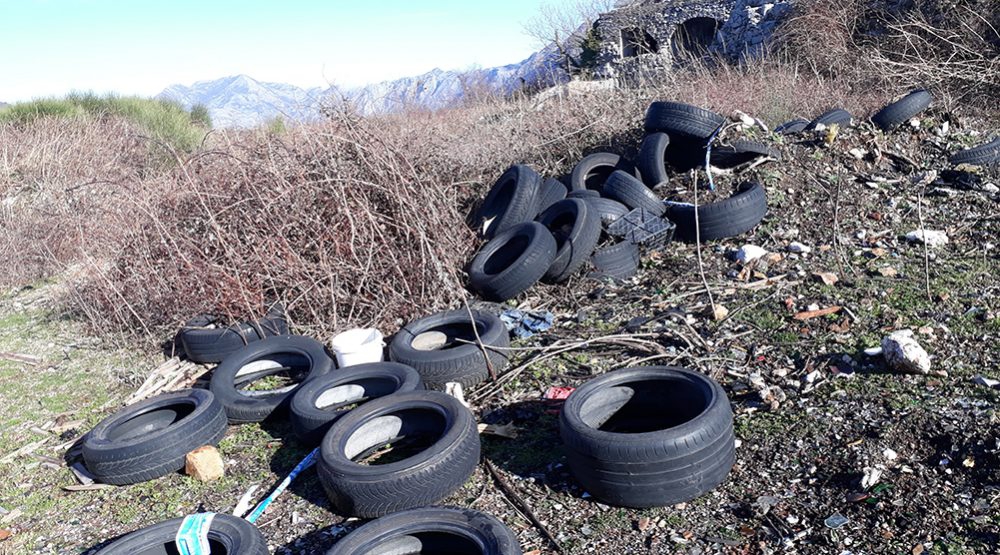 Ogroman problem: Na brdu Vrmac i Lovanji divlje deponije starih guma