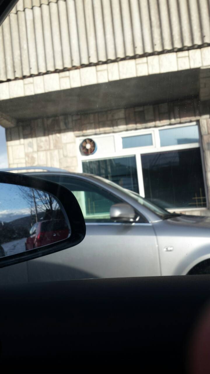 FOTO – Demokrate tvrde da su otkrile punktove gdje “DPS kupuje glasove”