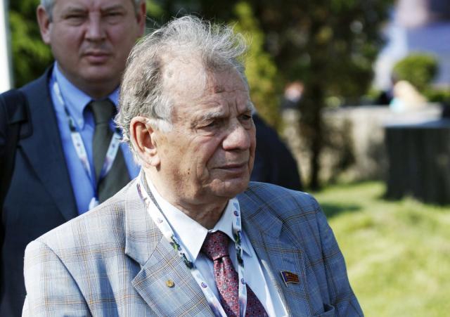 Internet ne smije da bude dostupan svima, uništava moral i psihu