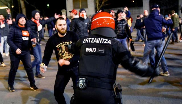 VIDEO: Haos na ulicama Bilbaoa – tuča, krvoproliće i smrt policajca