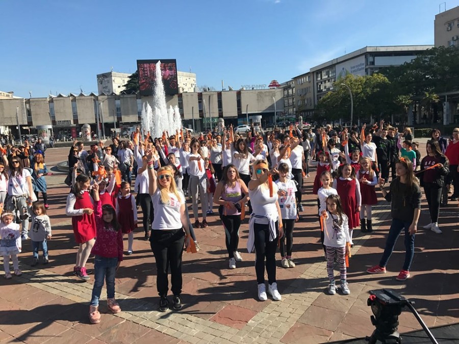 “Milijarda ustaje”: Podgorica plesala protiv nasilja
