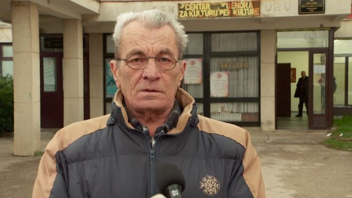Gojko iz Ulcinja je glasao u sedam sati i dva minuta
