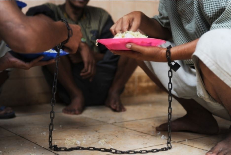 Indonezija: Mentalno oboljele osobe u okovima
