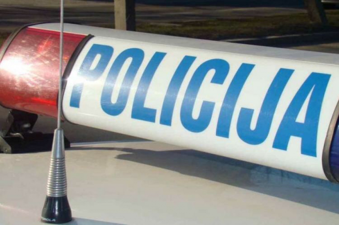 Pretresi na Cetinju: Pronađen pornografski materijal, ekstazi, mačeta…
