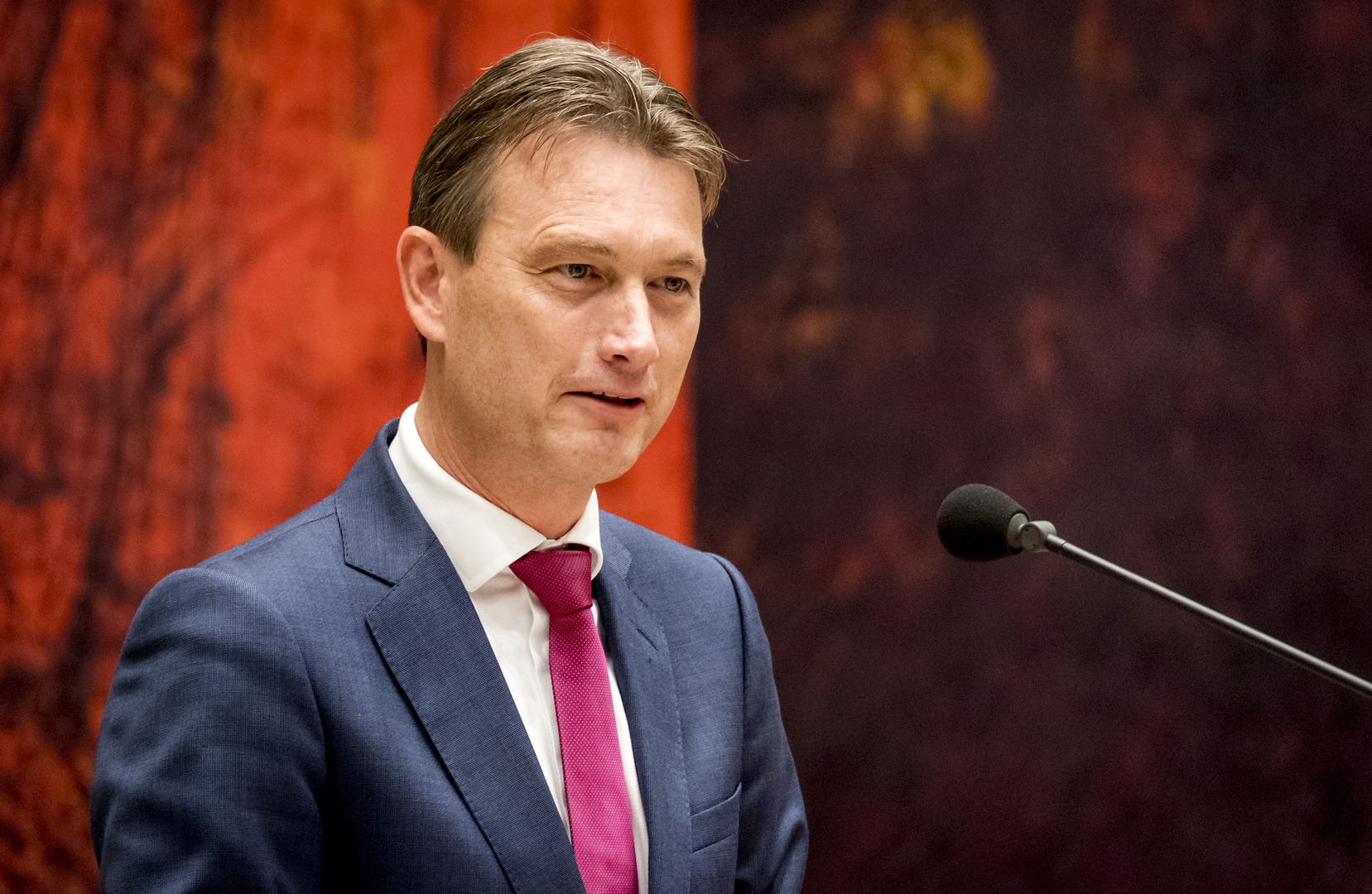 Holandski ministar podnio ostavku, priznao da je lagao o Putinu