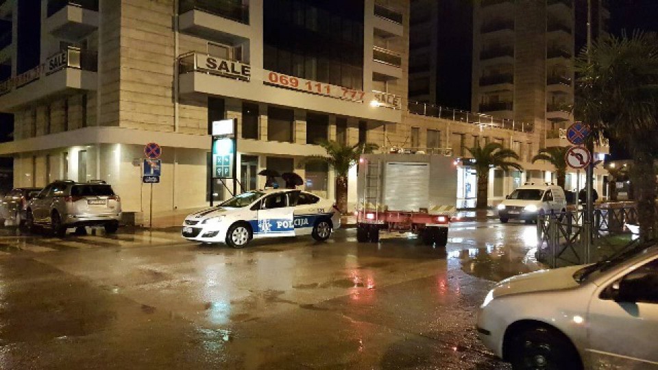 Pukotine na glavnoj saobraćajnici u Budvi: Saobraćaj zaustavljen