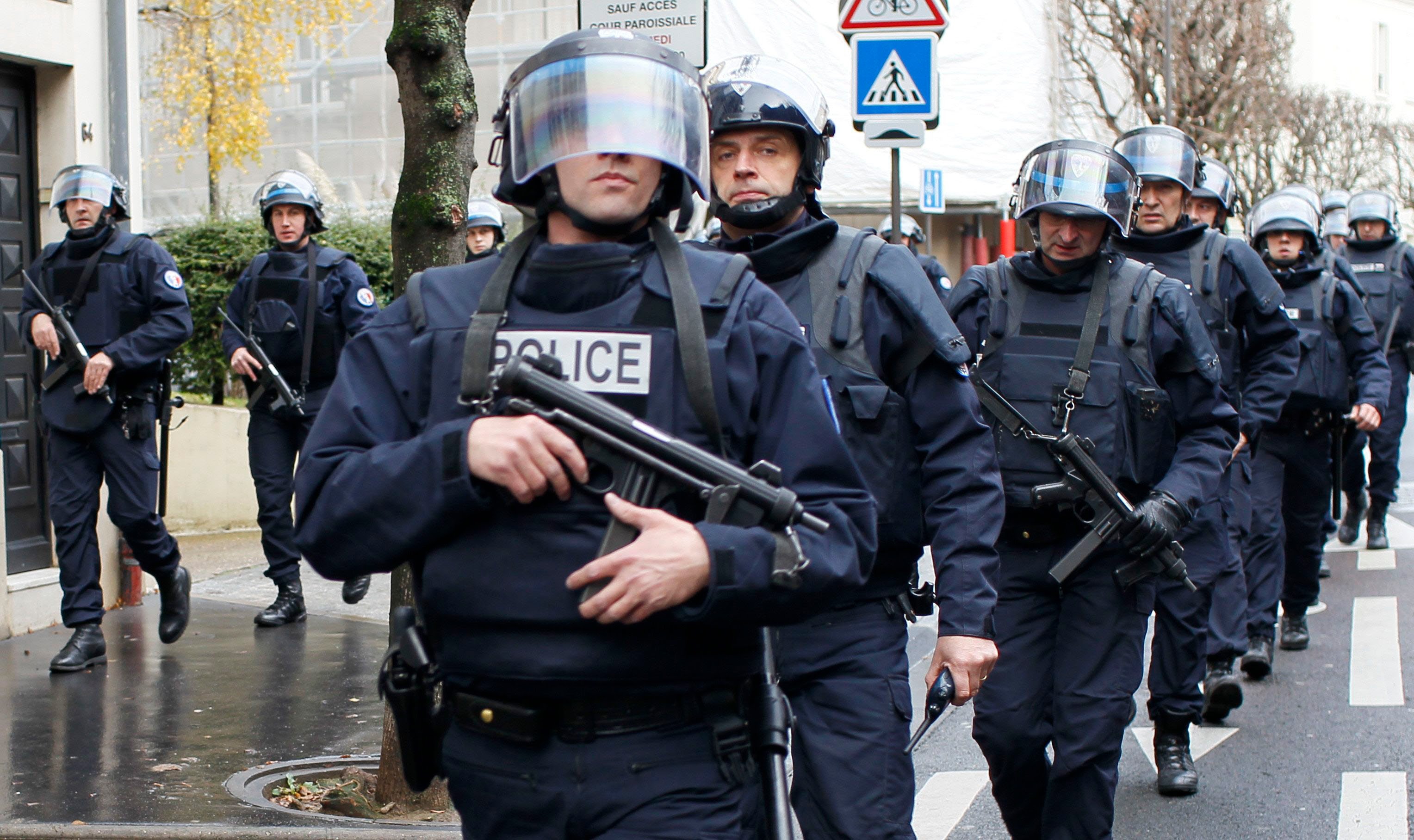 Francuska: U akciji policije privedeno 27 osoba
