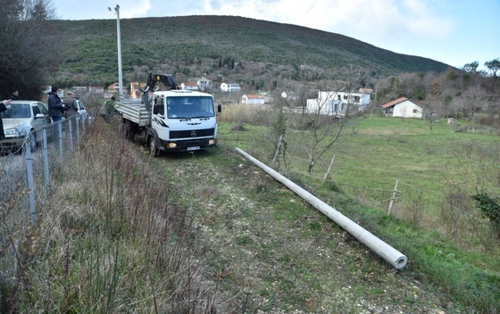 Forca: U Ulcinju građevinskim materijalom kupuju birače