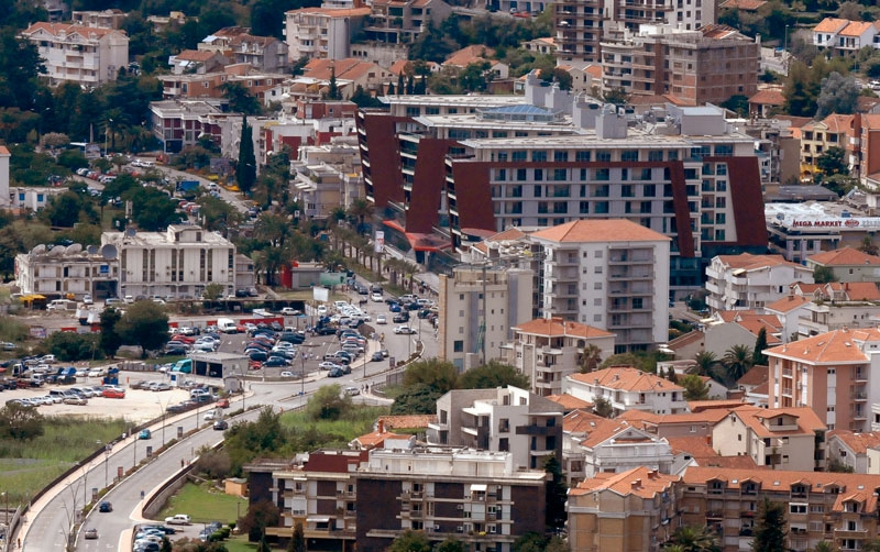 Budva: Djevojčica lakše povrijeđena, udarilo je auto dok je prelazila ulicu