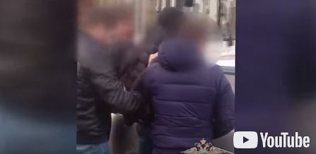 Sin unajmio ubicu da likvidira bogate roditelje i sestru: Nije ni slutio kakav se njemu plan kuje iza leđa