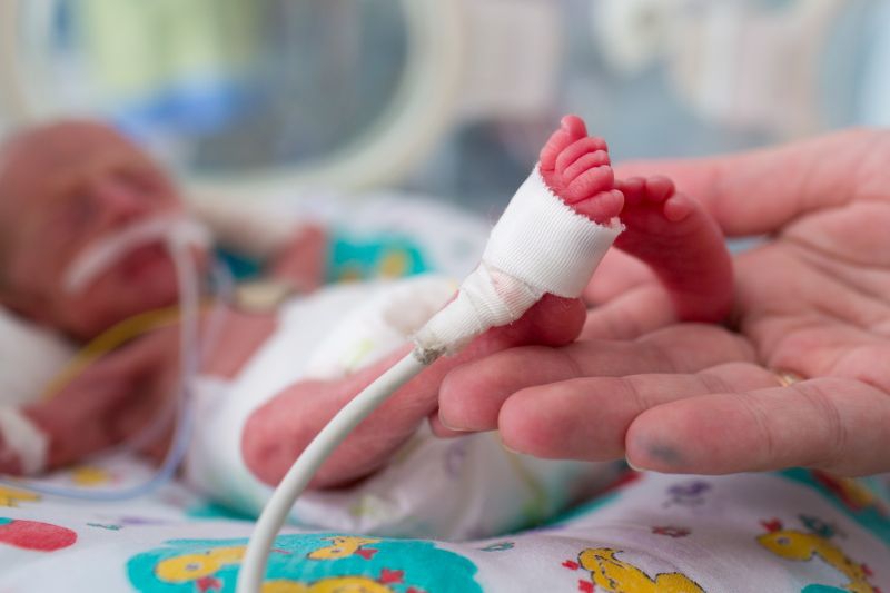U Srbiji rođena najmanja beba: Djevojčica na rođenju je imala samo 350 grama!