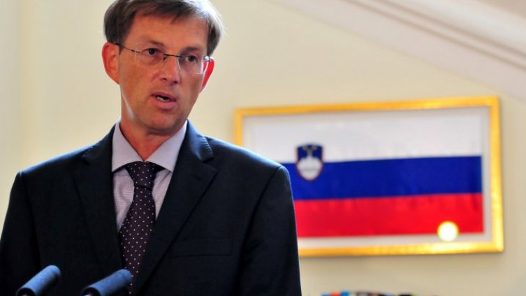 Slovenski premijer planira da tuži Hrvatsku