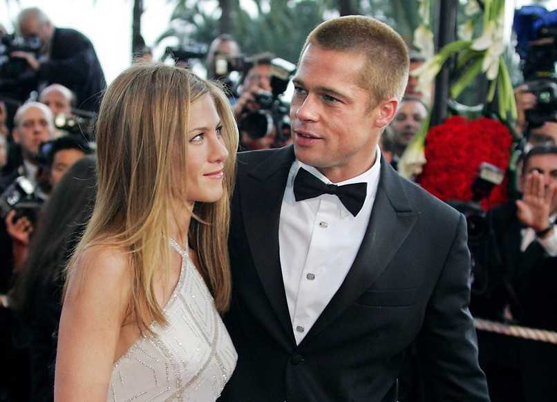 Slika na kojoj se Dženifer Aniston i Bred Pit ljube uzdrmala Holivud: Noć koja će Anđelini slomiti srce!
