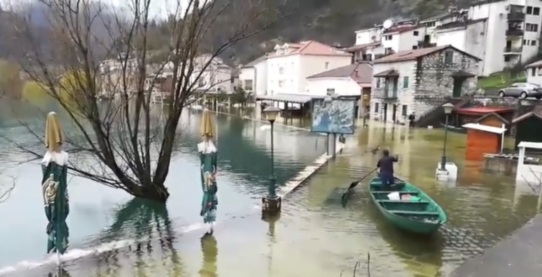 VIDEO: Vodostaj Rijeke Crnojevića u porastu, poplavljene kuće u Dodošima