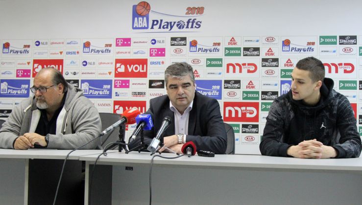 Džikić zove navijače: Ne dolazite u pozorište