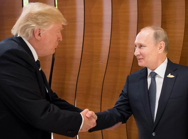 “Zašto se Tramp pretvori u kukavicu pred Putinom?”
