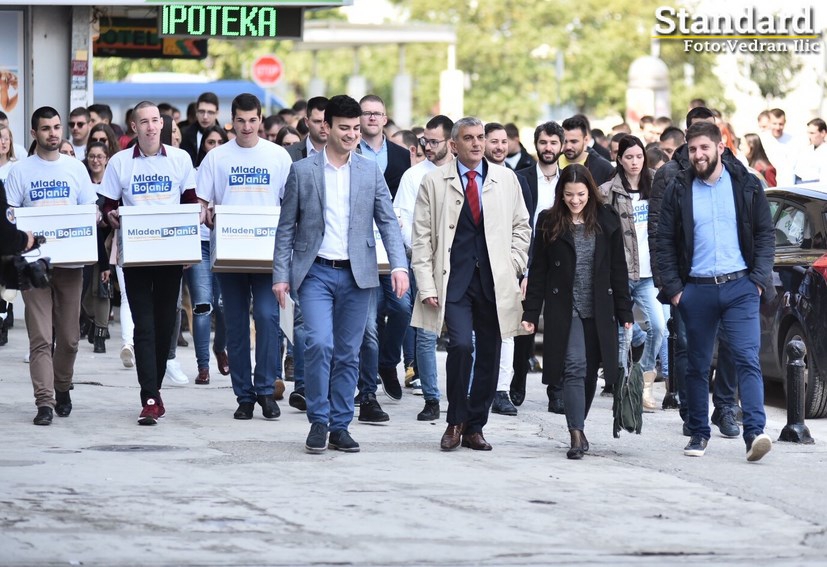 Bojanić predao 18.500 potpisa: Iza mene stoji evropska Crna Gora a iza Đukanovića nepotizam i korupcija