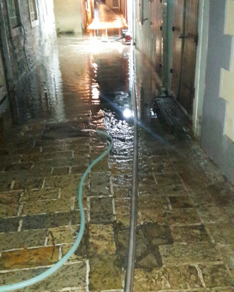 Budva: Velika količina vode na ulicama Starog grada
