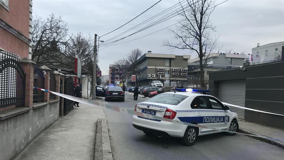 Sačekuša na Dušanovcu: Ubijen muškarac u svom automobilu