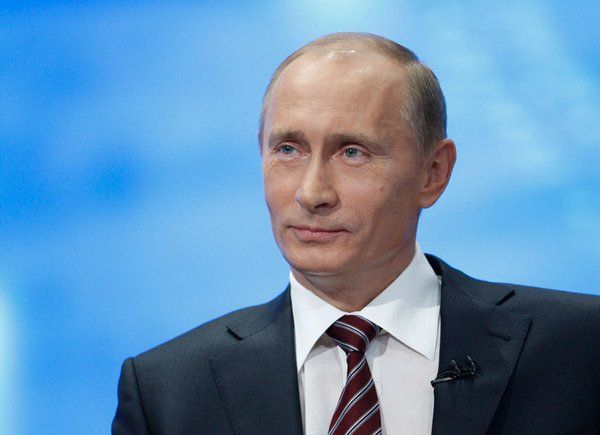 Putin čestitao 8. mart: Znamo da je žensko srce najvjernije, a majčinska ljubav bezgranična