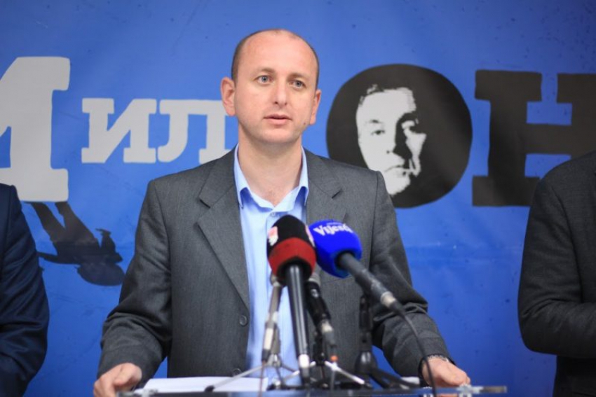 Knežević bi zbog pet opomena mogao ostati bez pola plate
