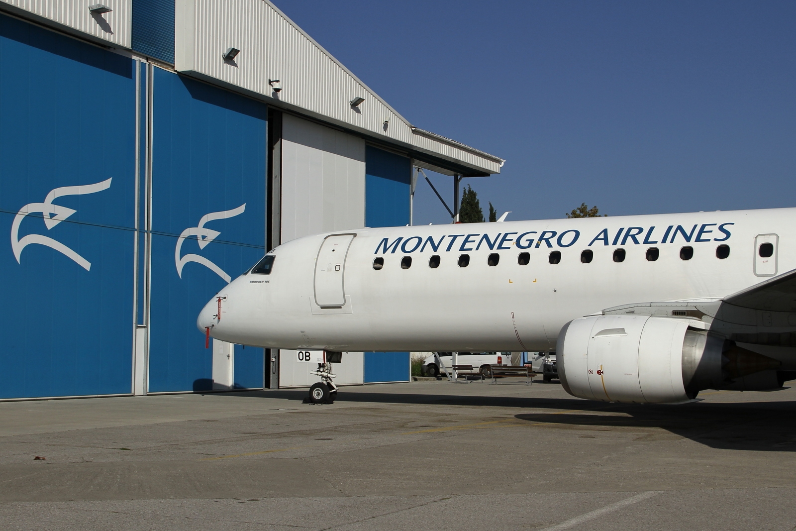 Zbog kvara na motoru Montenegro Airlines ostao bez Embrajera do kraja aprila