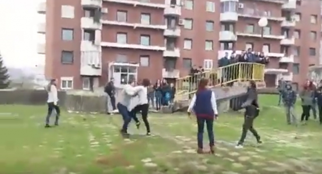 VIDEO: Brutalna tuča srednjoškolki u Republici Srpskoj