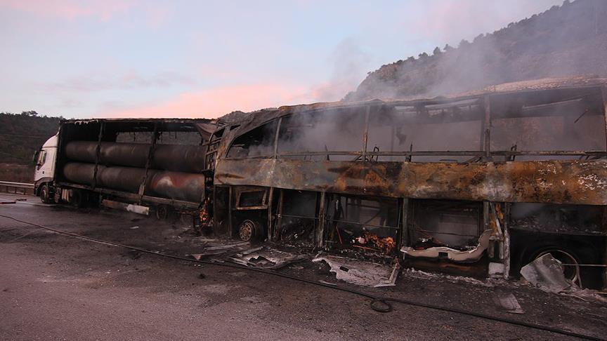 Turska: Najmanje 13 mrtvih u sudaru autobusa i kamiona