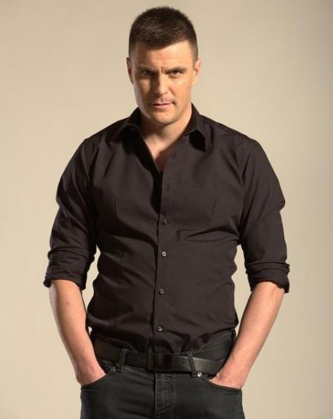 Upoznali se u Crnoj Gori: Vuk Kostić staje na “ludi kamen”, sa zgodnom menadžerkom?