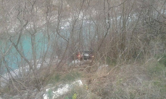 Dvoje povrijeđeno nakon slijetanja u kanjon Morače