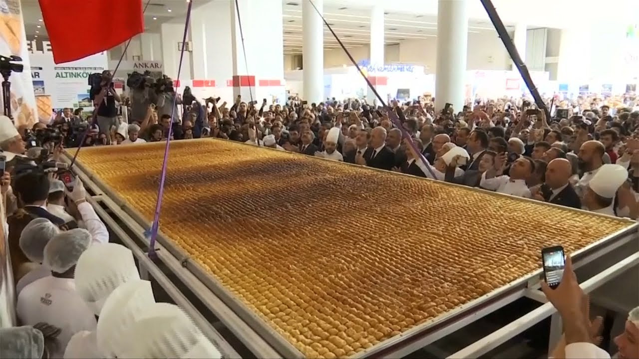 Baklava za Ginisa: Najveća na svijetu, a teška je čitavih 500 kilograma!
