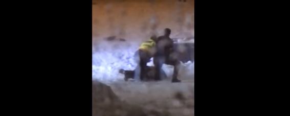 VIDEO – Bagerom raznijeli prodavnicu, nema ko ne krade