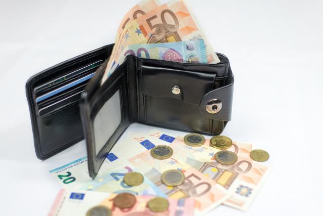 Očajnički mole da se neko prijavi: Plata 30.000 eura i plaćen stan