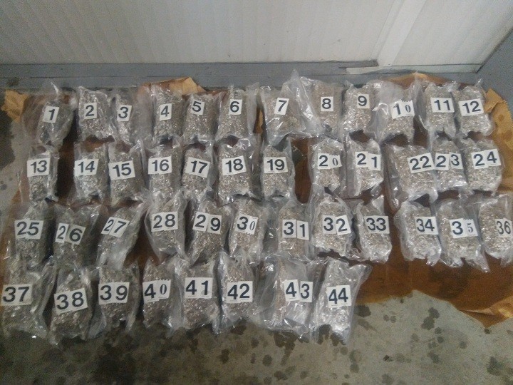 Uhapšene dvije osobe, u rezervoaru auta im našli 13 kg marihuane