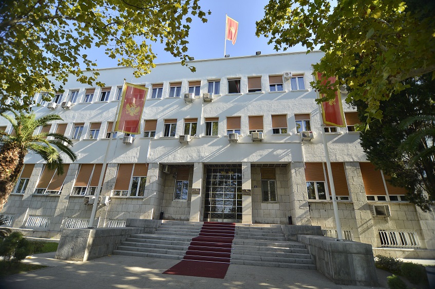 Skupština raspisala tender za nabavku avionskih karata: Do Brisela 46 puta, po jednom do Rejkjavika i Pekinga