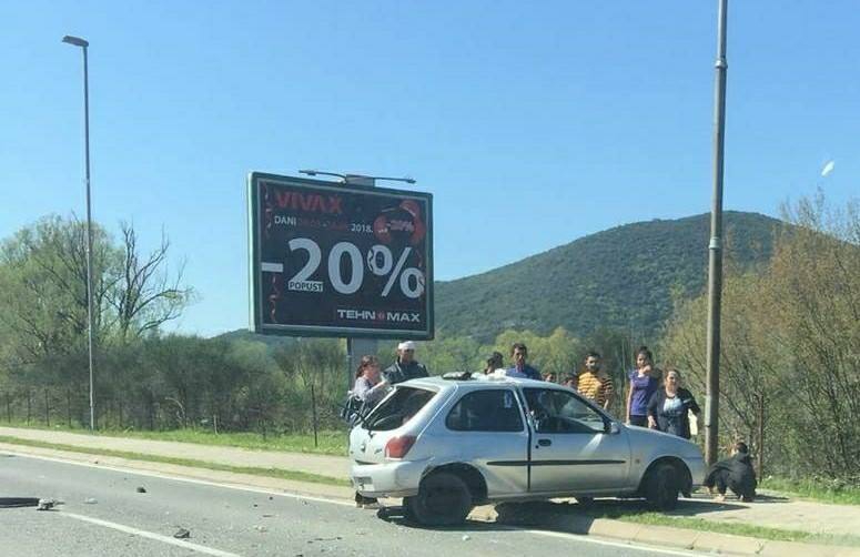 FOTO – Dvoje povrijeđeno u saobraćajnoj nezgodi u Lastvi Grbaljskoj