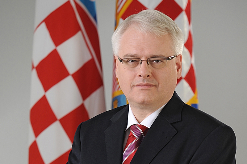 Josipović: Vučić “izvozao” Kolindu, Tadić i ja smo radili drugačije