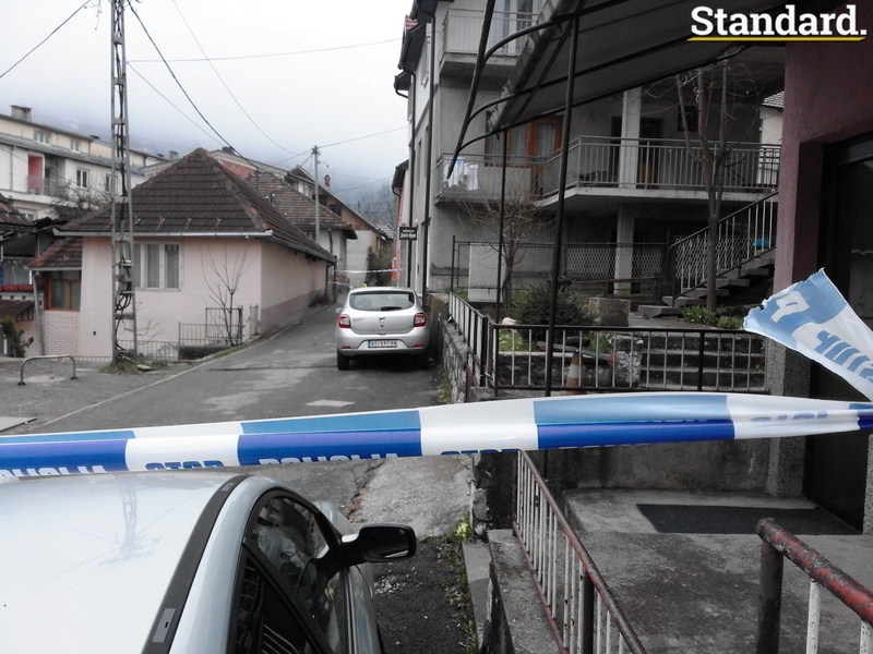 FOTO – Podgorički i primorski sindrom se preselio i na sjever: Šta kažu Bjelopoljci ispred čijih je kuća odjeknula bomba?