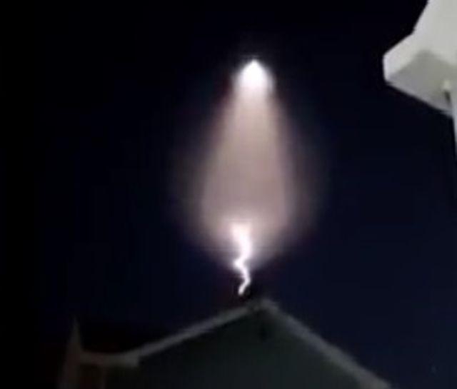 VIDEO: Misteriozna svJetlost na nebu zbunila milione Kineza