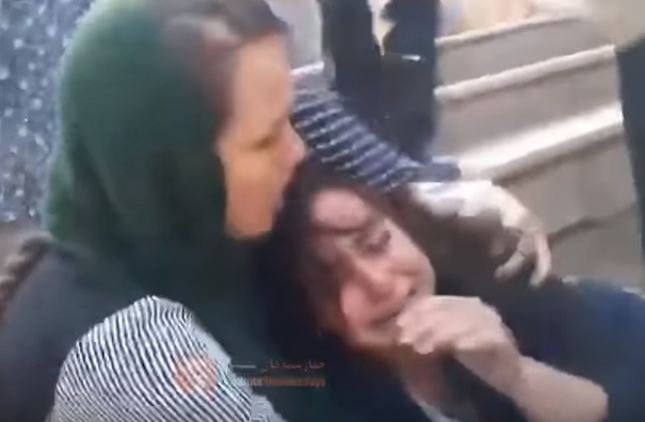 VIDEO: “Moralna policija” šamarala ženu jer joj je hidžab bio labavo namješten