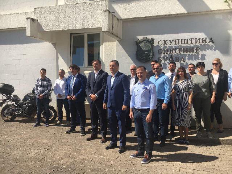 Krapović i Vujović: Trpimo ucjene od Džakovića, neka vrati mandat koji je brutalno ukrao