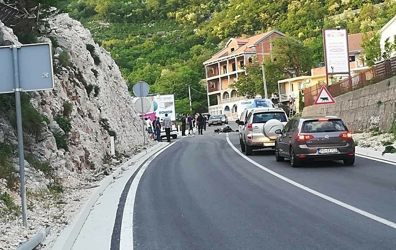 Udes na putu Cetinje – Budva, povrijeđen motociklista
