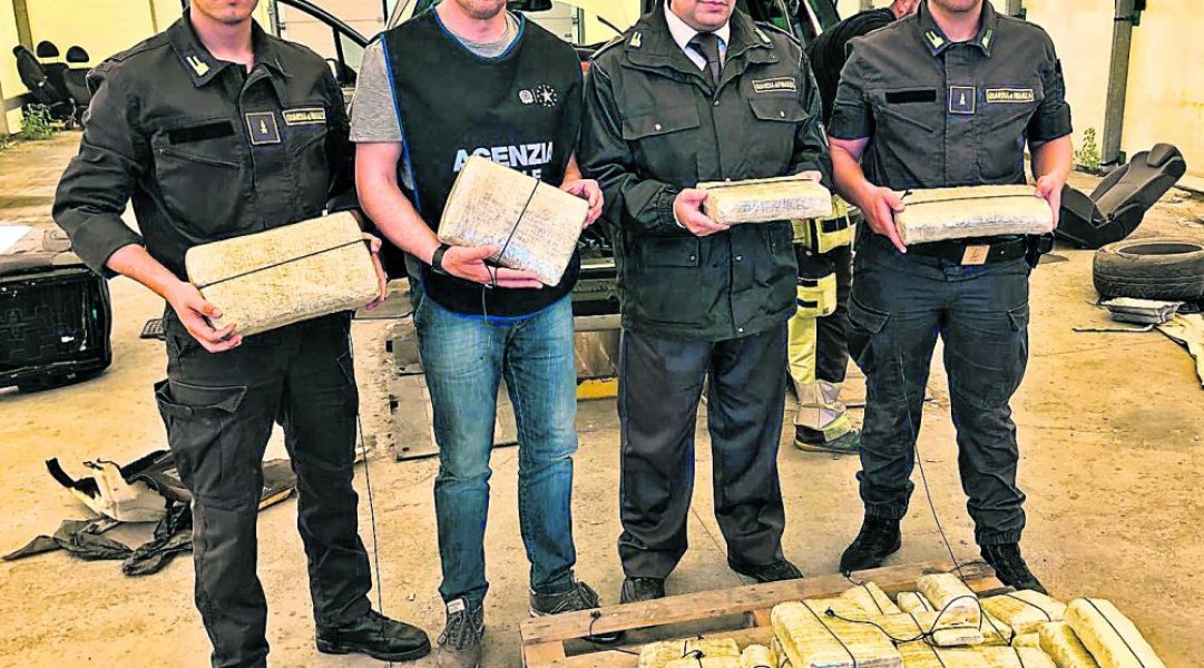 Neslavno otvorio sezonu: Crnogorac krenuo trajektom za Bari i odmah uhapšen u Italiji s 25 kg droge