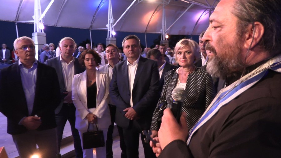 Momir Bulatović došao na krsnu slavu Mandićeve stranke: Mi smo pravoslavni hrišćani spremni na svaku žrtvu