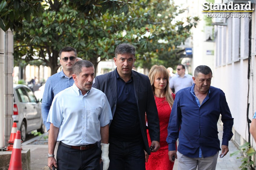 Navalica na suđenje Medojeviću, došla i publika: Lider PZP-a traži od Stankovića da suspenduje Katnića!