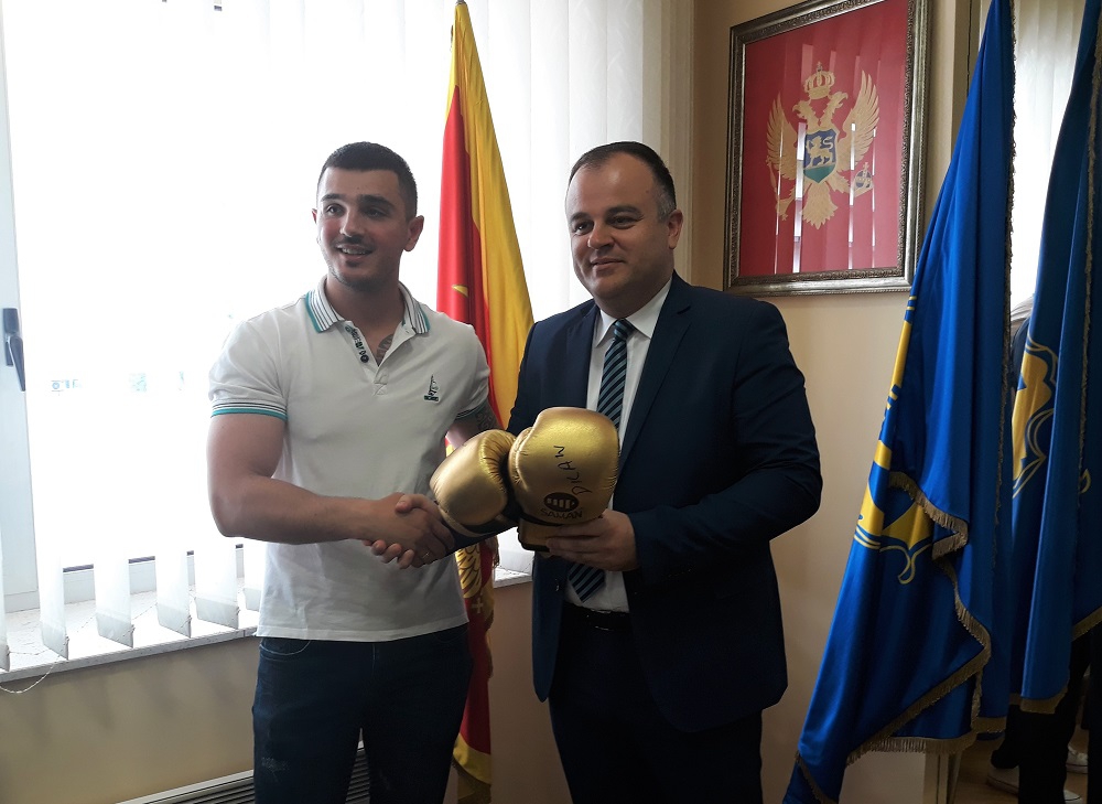 Prašović boksuje na Kanli kuli