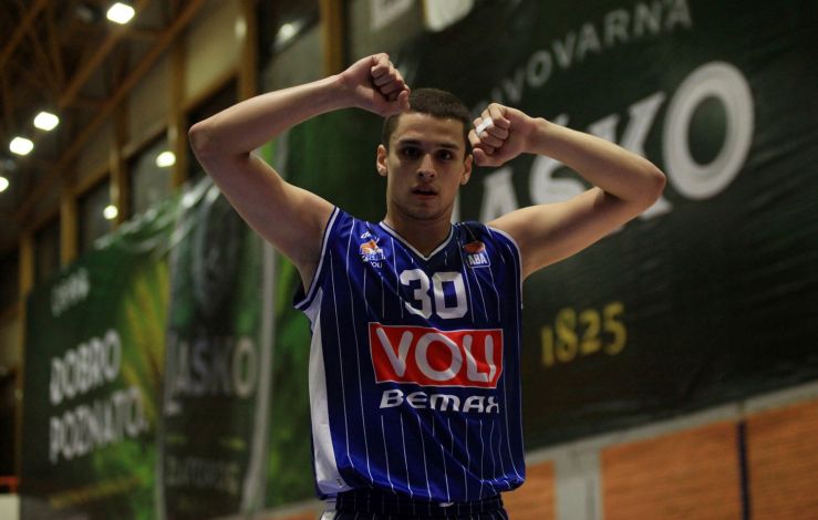 Petar Popović završio sezonu