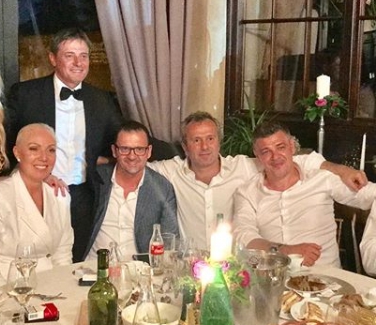 PIKSI UDAO ĆERKU: Savićević i Mijatović za stolom sa Lepom Brenom