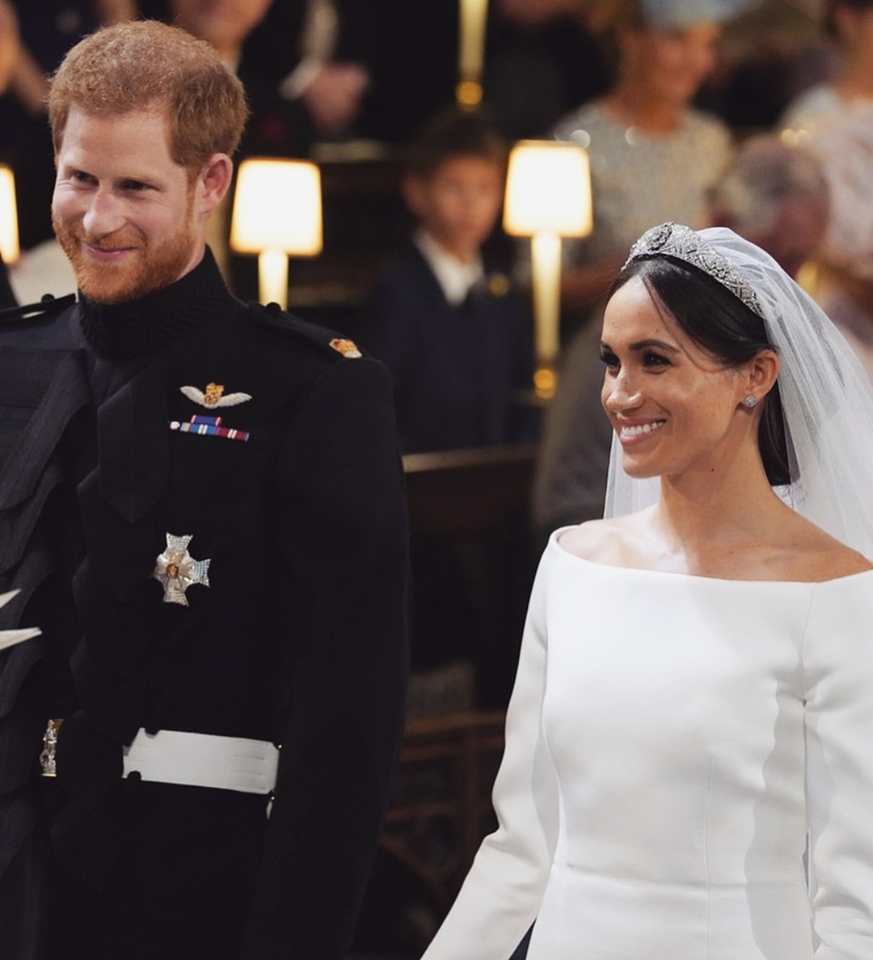 Počelo vjenčanje: Megan u Givenchy haljini, dopratio je princ Čarls, a dovezena je u Rolls Royceu