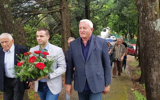 Položili cvijeće na spomenik Bezmetković na Savini